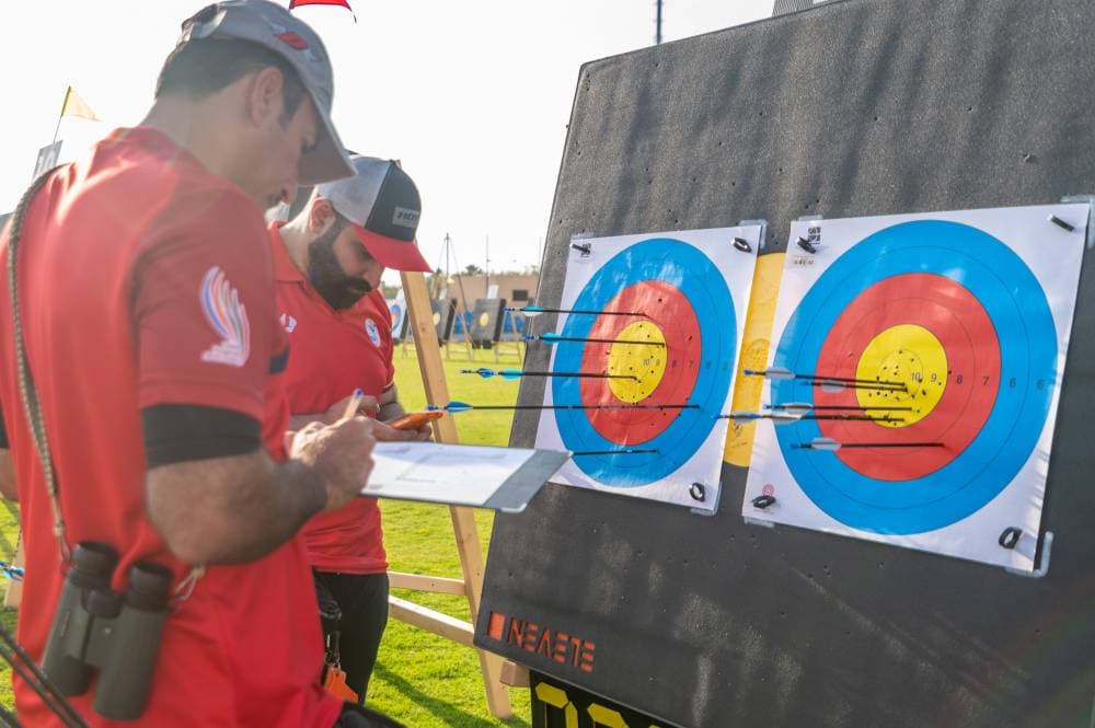 من منافسات رمي السهام.