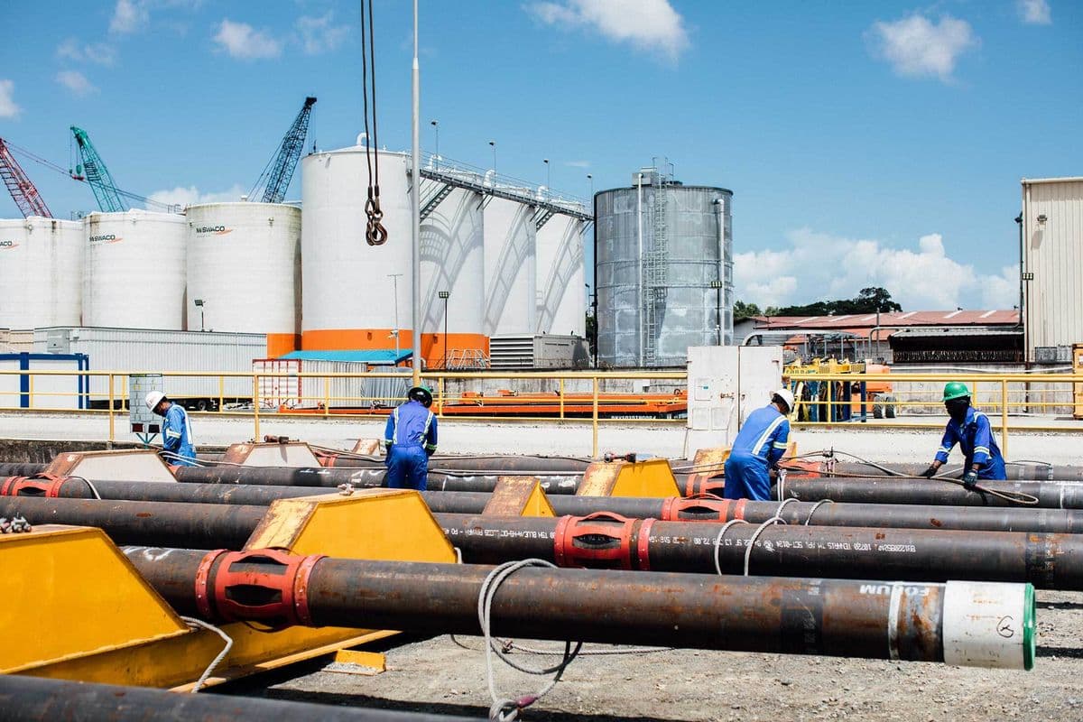 النفط ينخفض لأدنى مستوى في 10 أشهر