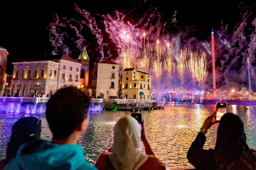 «بوليفارد وورلد» .. محاكاة بصرية لـ «الشانزليزيه»