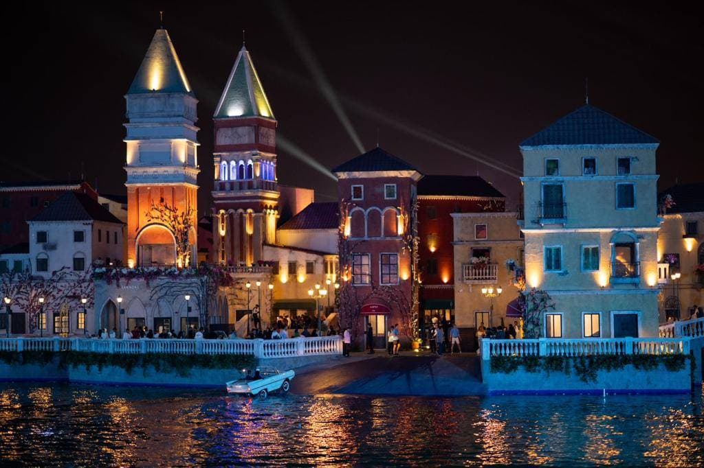 «بوليفارد وورلد» .. محاكاة بصرية لـ «الشانزليزيه»