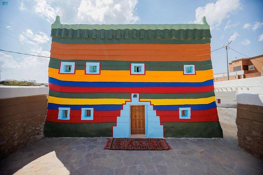 شهدت المسابقة  تلوين سبعة بيوت مختلفة."واس"