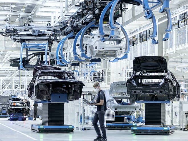 شركة أمريكية: تأثير نقص الرقائق في إنتاج السيارات سيستمر حتى 2024