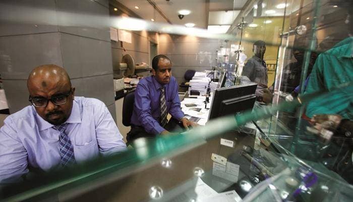 بنك السودان المركزي يحظر تمويل المتاجرة في العملات الأجنبية وشراء الأسهم