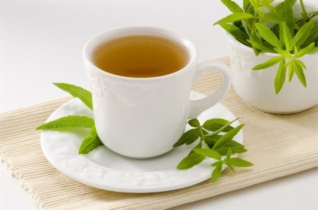 فوائد مشروب المليسة .. واختلافه عن البابونج