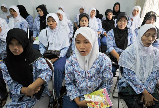 20 ألف قيمة استقدام العمالة الإندونيسية .. 1750 ريالا قسطا شهريا