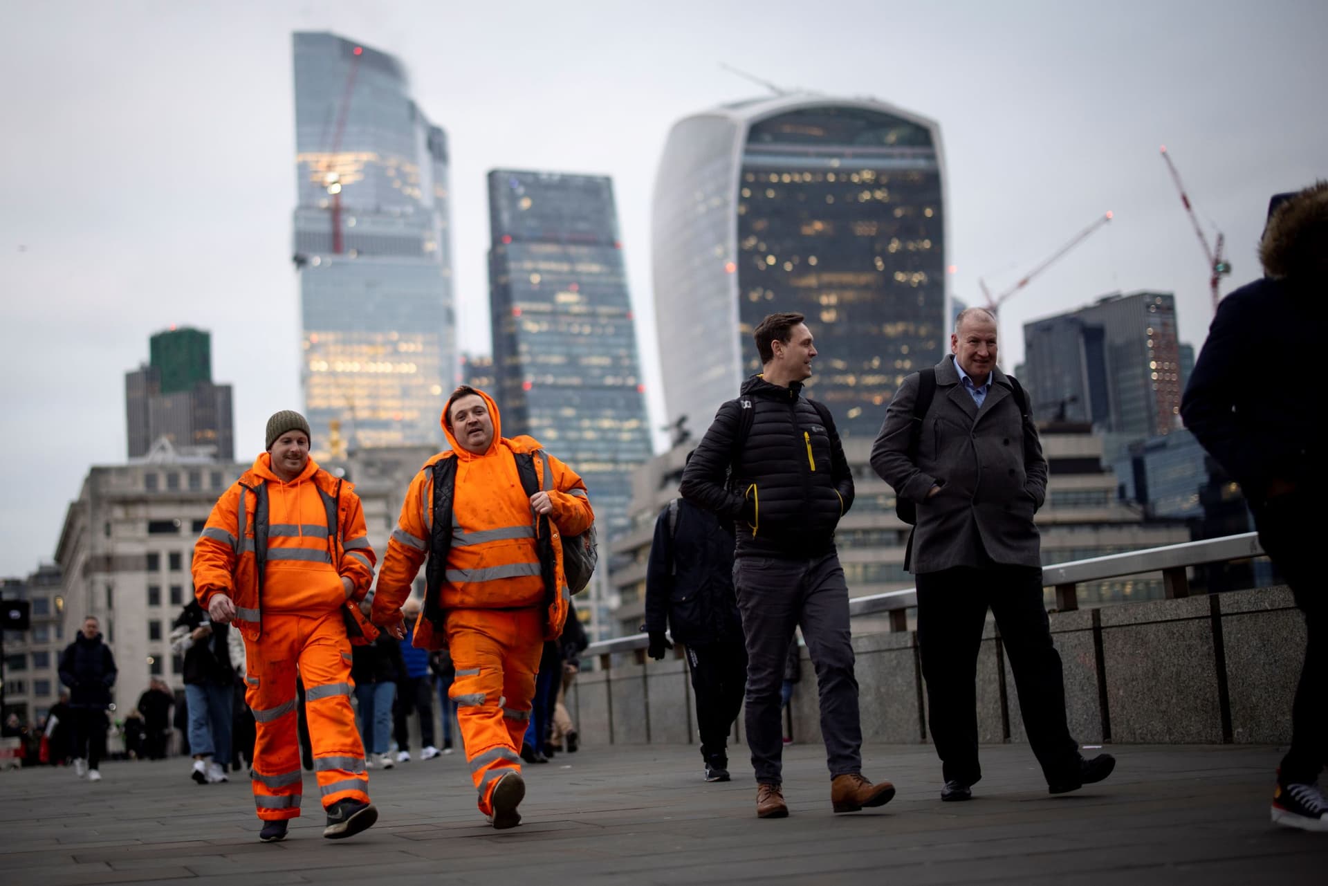 بريطانيا .. الاقتصاد يسير نحو الركود الأسوأ