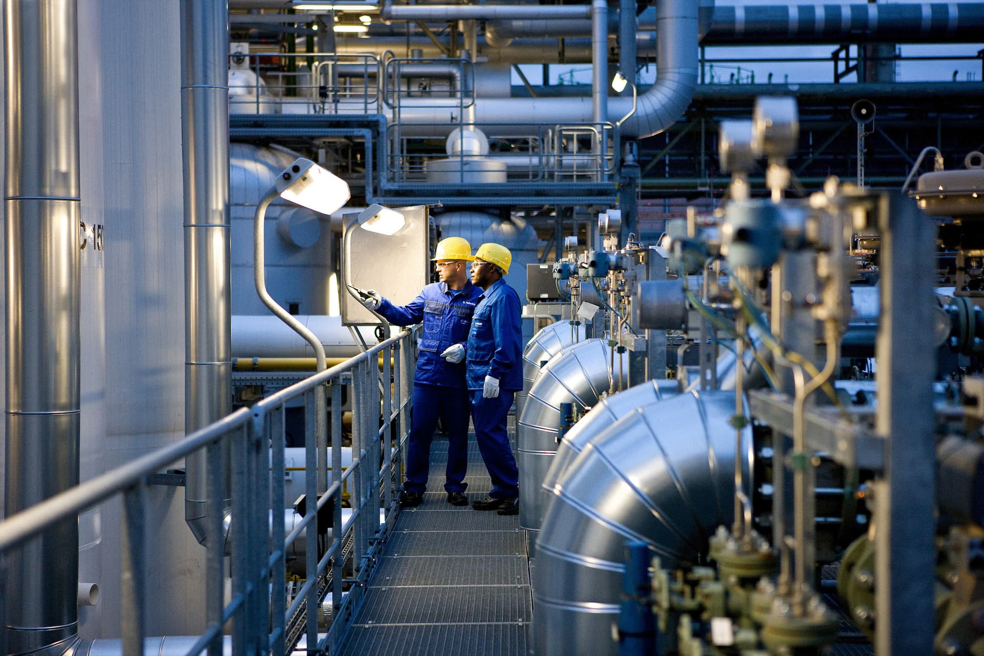 62 % من المصانع البريطانية تقلص الإنتاج بوتيرة قياسية
