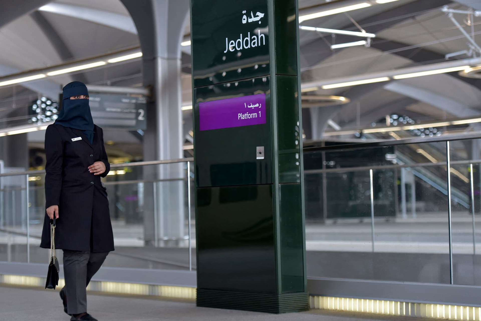 سعوديات يقدن "قطار الحرمين" لنقل الحجاج والمعتمرين بين مكة والمدينة