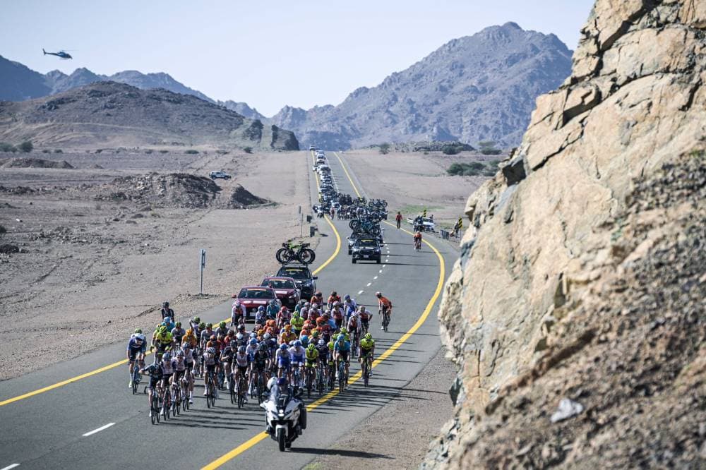 جانب من سباق طواف السعودية أمس.