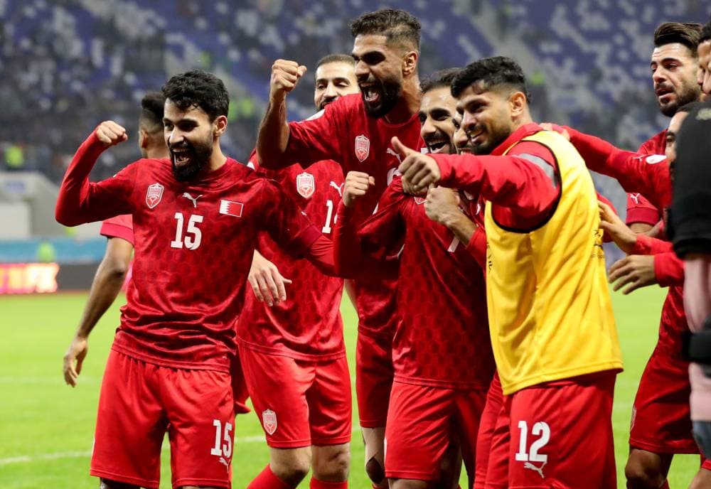 فرحة البحرين بالفوز على الإمارات.
