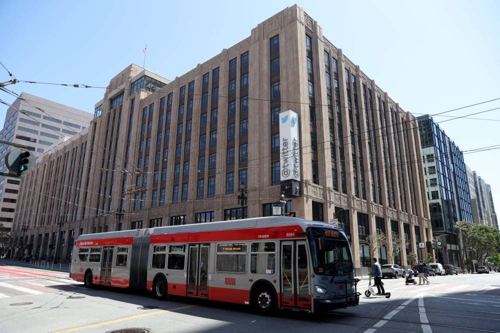 "بيتكوين" .. جيدة بحيث لا يمكن تفويتها أم فقاعة تنتظر للانفجار؟