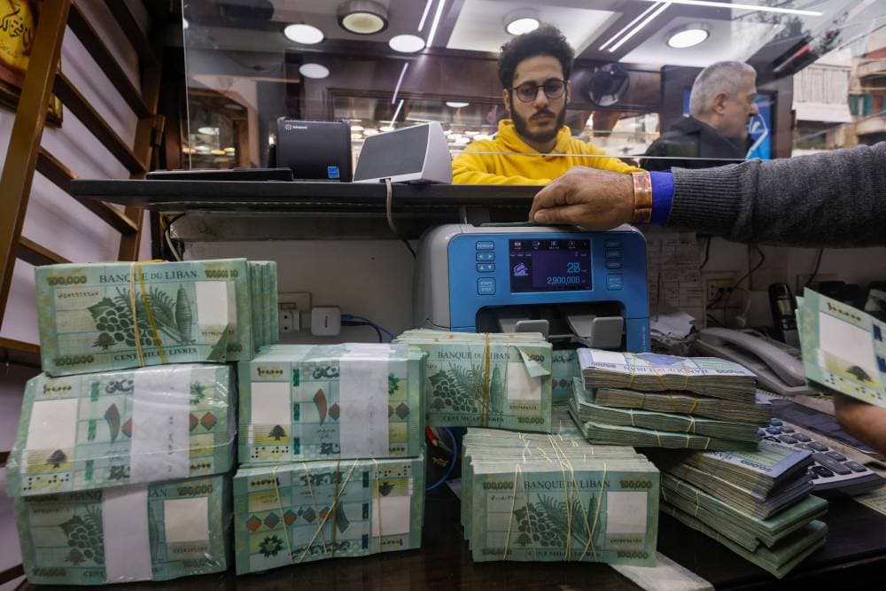 الليرة اللبنانية فقدت 97 في المائة من قيمتها منذ عام 2019. "رويترز"
