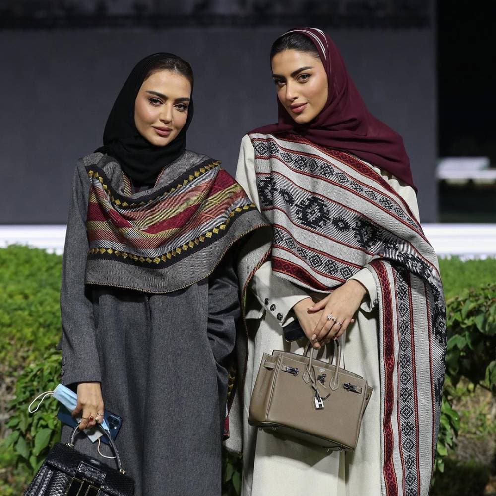 الأزياء التراثية كانت حاضرة في السباقات الماضية.