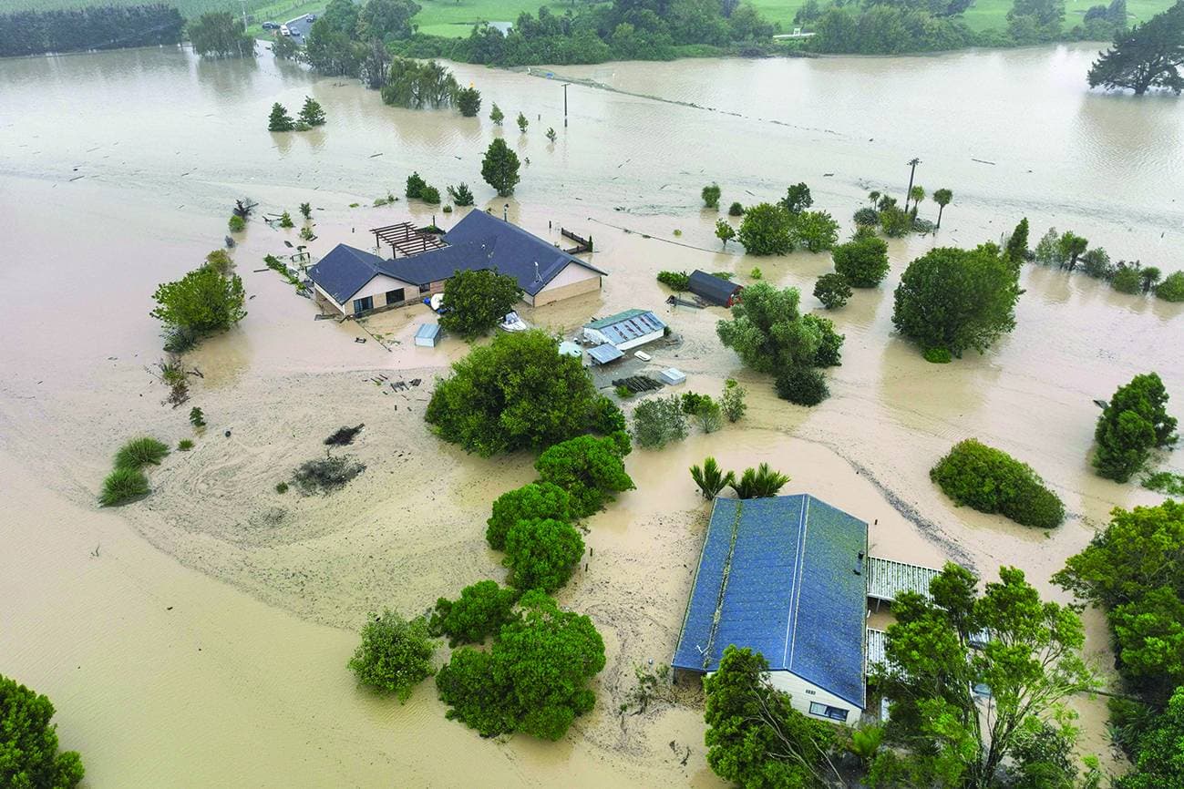 


تسبب الإعصار في هبوب رياح بلغت سرعتها 140 كيلومترا/ ساعة.«الفرنسية»