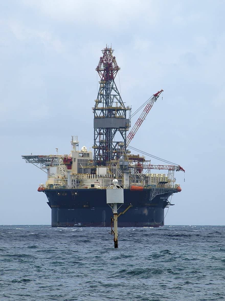 رغم التقلبات ومخاوف الفائدة .. توقعات الطلب المتفائلة الأكثر تأثيرا في السوق النفطية