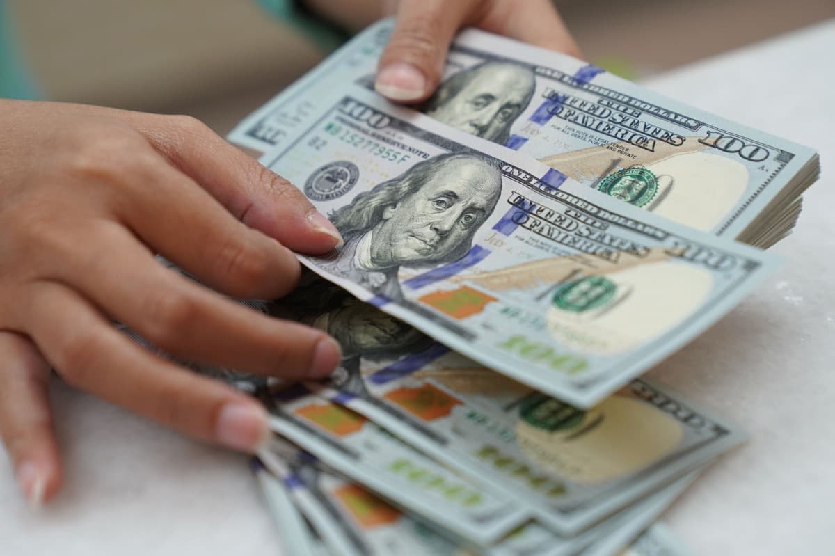 ديون الأسر الأمريكية ترتفع إلى 16.9 تريليون دولار في 2022