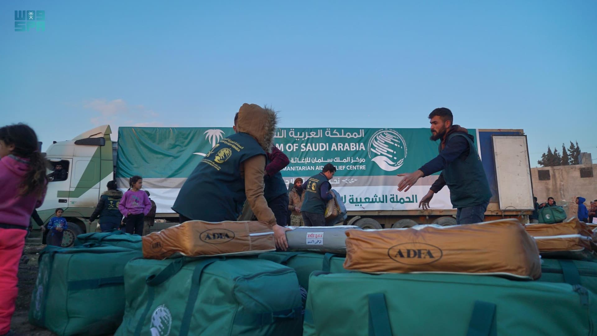 10 شاحنات إغاثية سعودية تصل سورية اليوم عبر منفذ باب السلامة