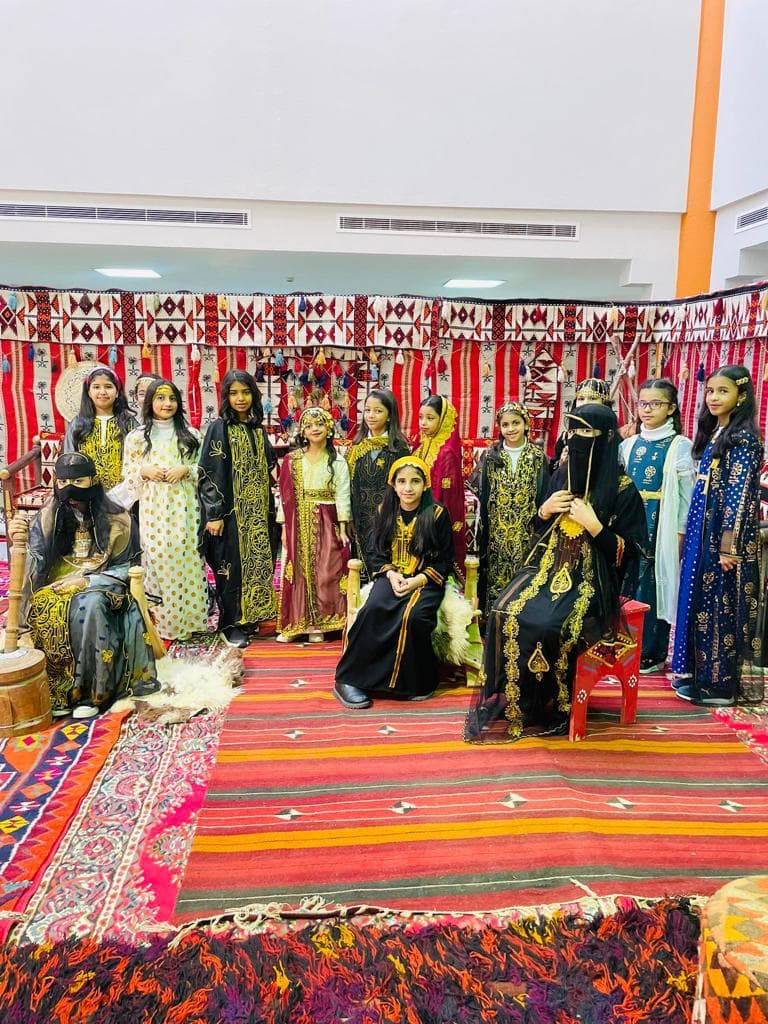 طلاب وطالبات الرياض يقدمون أجمل العروض التراثية احتفاء بيوم التأسيس