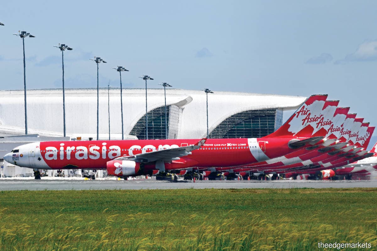 أنهت الصين القيود المفروضة على الطيران وبدأت إعادة فتح حدودها في يناير