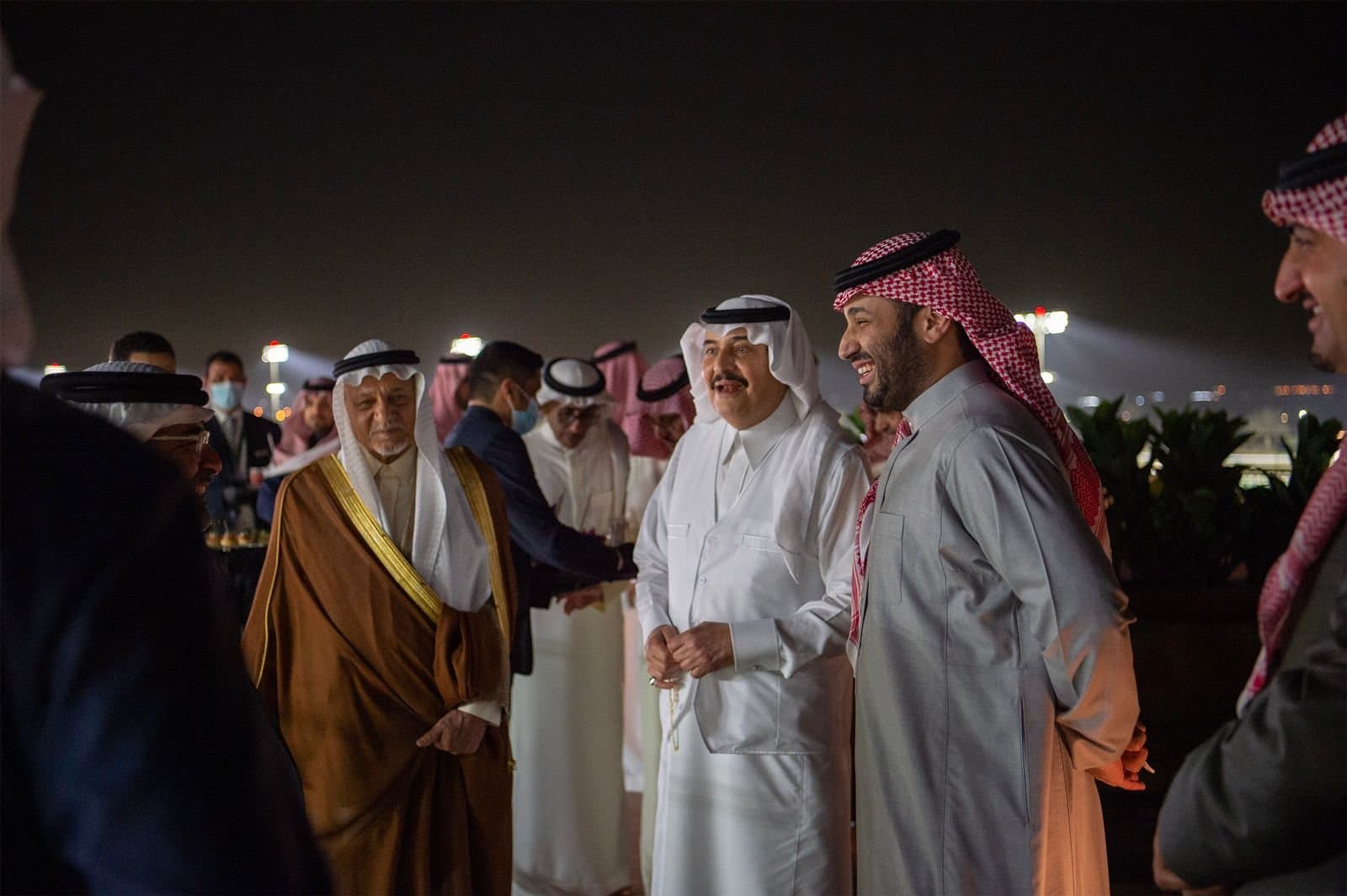 ولي العهد يتوج الفائزين في سباقات كأس السعودية للفروسية