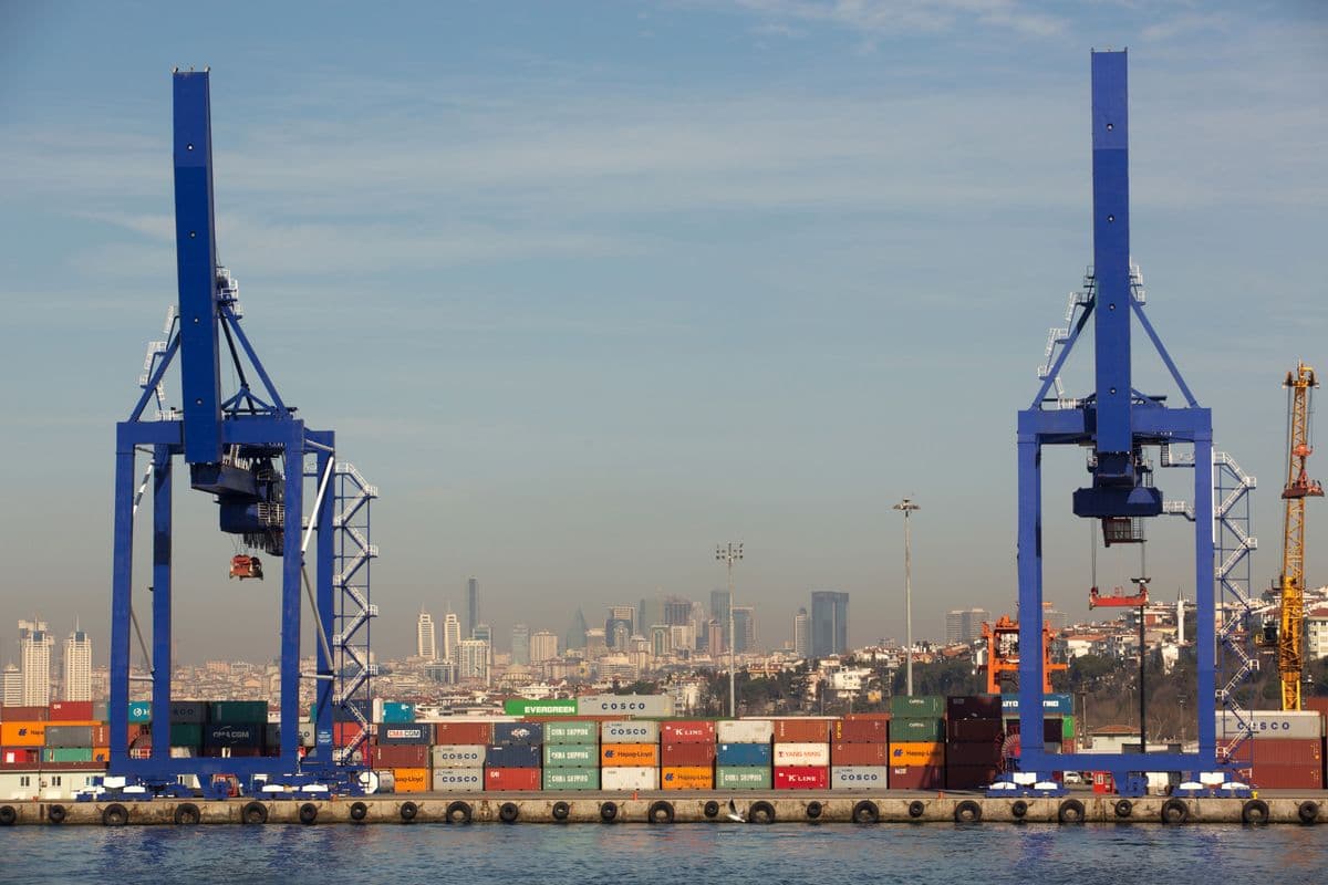 ارتفاع الواردات 20.7 % والصادرات 10.3 %