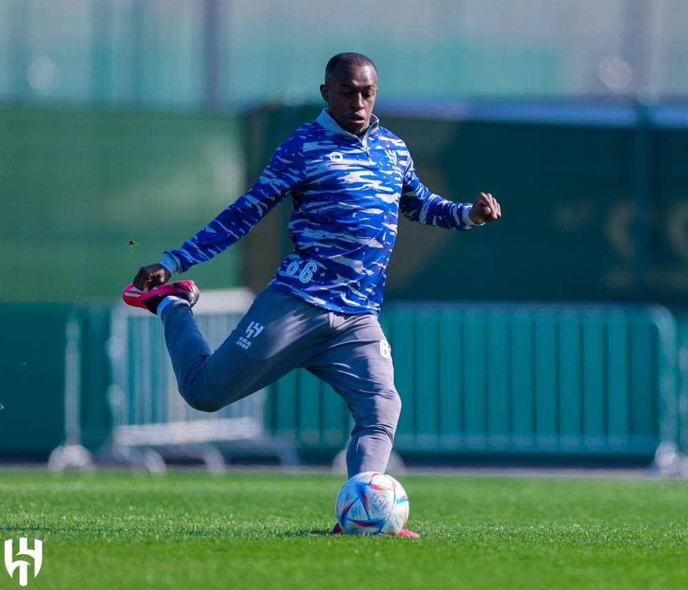 عبدالحميد خلال تدريب الهلال أمس. «مركز الهلال الإعلامي»