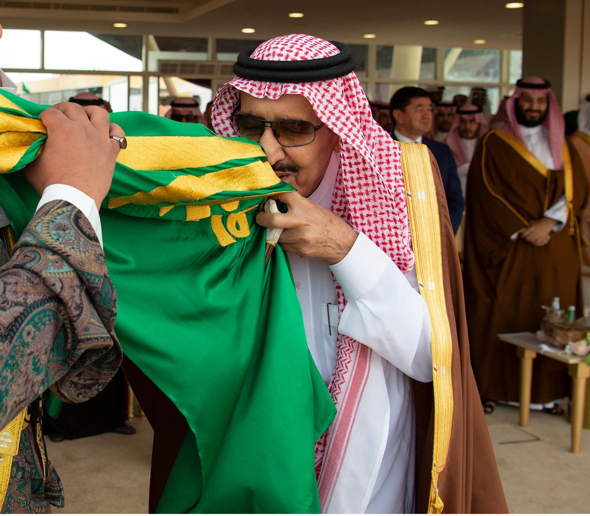 راية تعلو ولا يعلى عليها