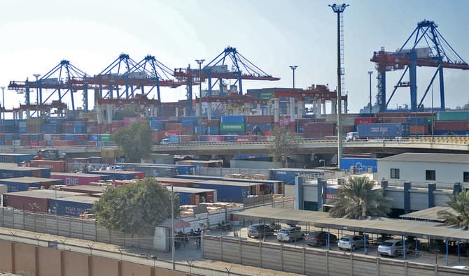 انكماش العجز التجاري اليوناني 21.9 % في يناير