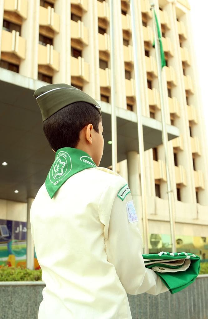 برفع الراية على السارية.."تعليم الرياض" يدشن فعاليات الاحتفاء بيوم العَلم