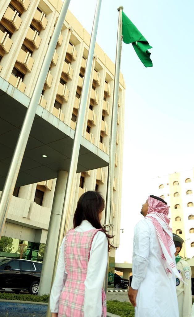 برفع الراية على السارية.."تعليم الرياض" يدشن فعاليات الاحتفاء بيوم العَلم
