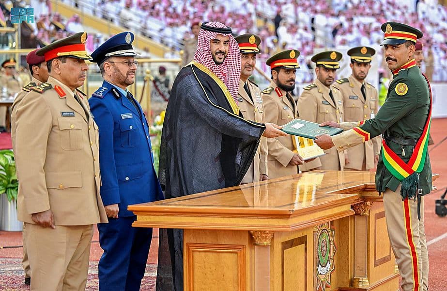 وزير الدفاع يرعى حفل تخريج الدفعة81 من طلبة كلية الملك عبدالعزيز الحربية