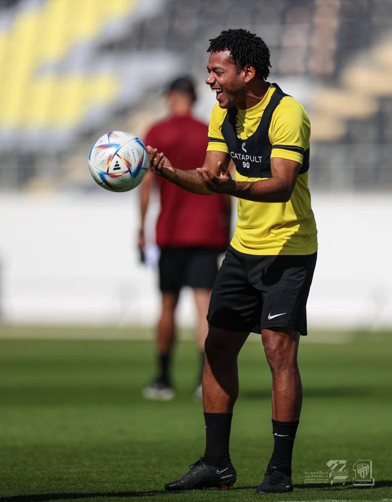 البرازيلي رومارينهو لاعب الاتحاد خلال التدريب الأخير، استعدادا لمباراة الفتح ضمن الجولة الـ 21 ، حيث منح الجهاز الطبي الضوء الأخضر للمشاركة بعد تعرضه لإصابة أمام الفيحاء في كأس الملك.. مركز الاتحاد الإعلامي