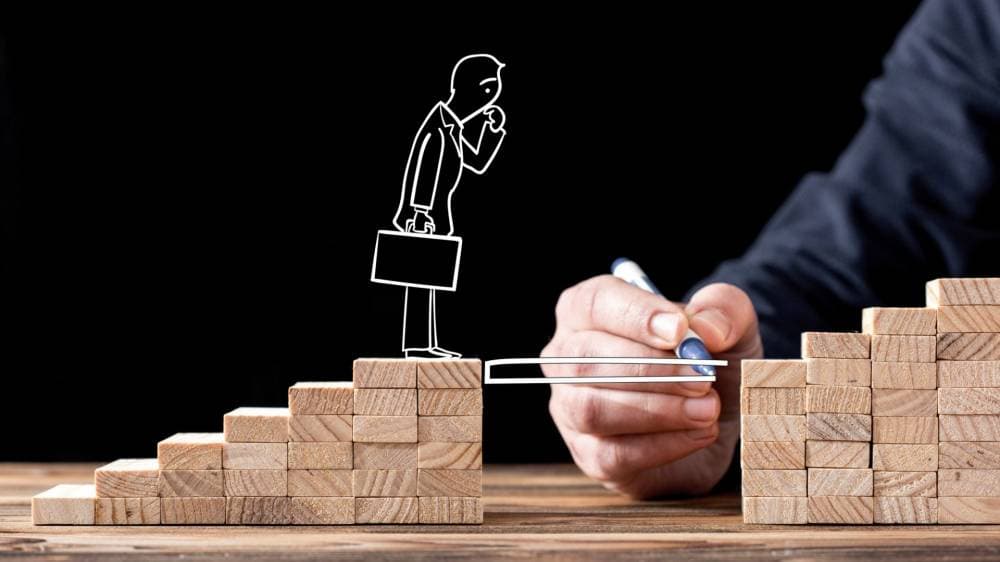 السعي إلى البقاء في مضمار المنافسة .. الشركات العائلية وفخ الخلافة