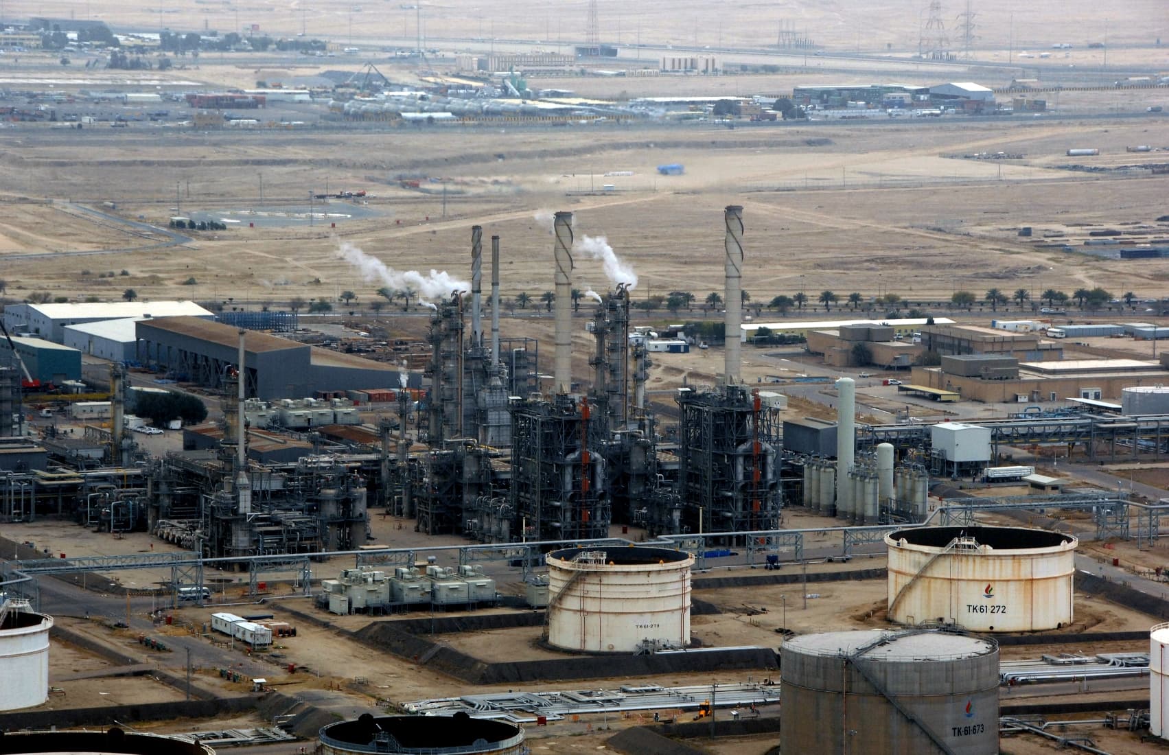 أكدت الشركة عدم تأثر عمليات الإنتاج بالتسرب النفطي 