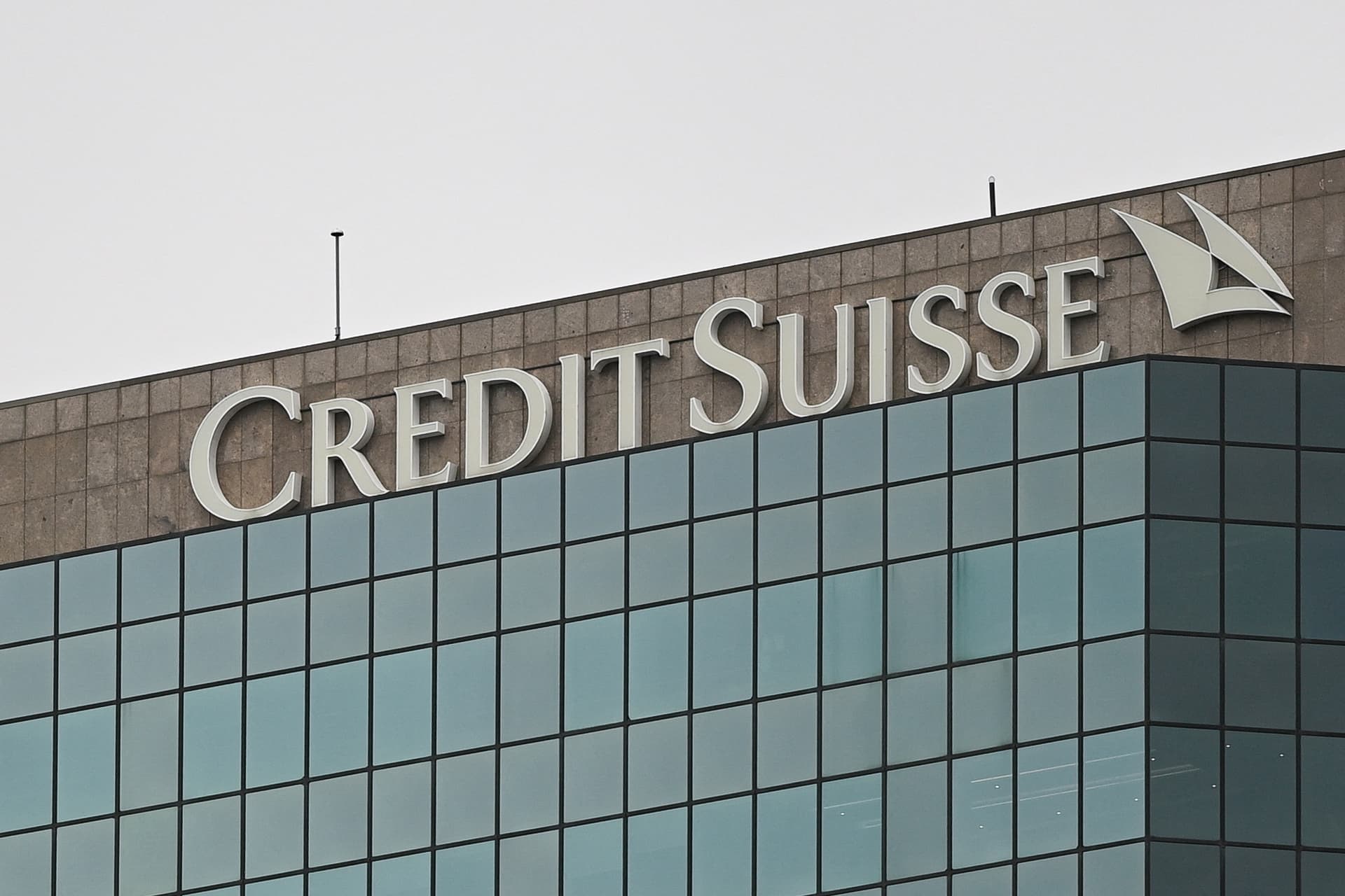 انحسار ارتياح الأسواق بعد صفقة كريدي سويس مع تحول التركيز إلى مخاطر السندات 