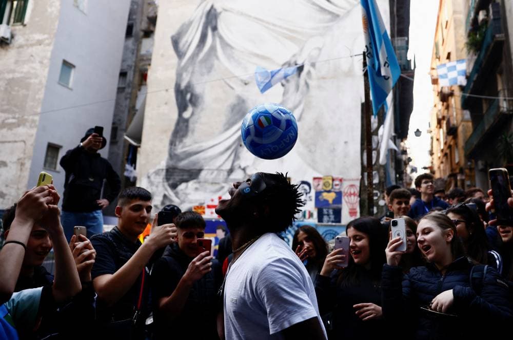 اللوحات المضيئة في الملاعب السعودية .. الحد الأدنى للإعلان بـ 100 ألف ريال