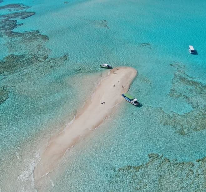 لمنع عرقلة حياة السكان .. جزيرة يابانية تقلص عدد السياح