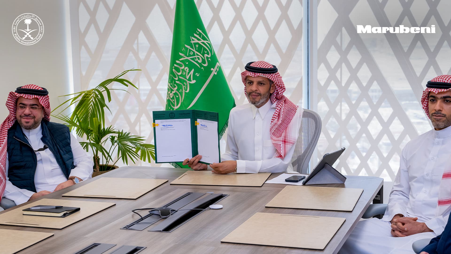 صندوق الاستثمارات يوقع مذكرة مع "ماروبيني" لدراسة إنتاج الهيدروجين النظيف في السعودية