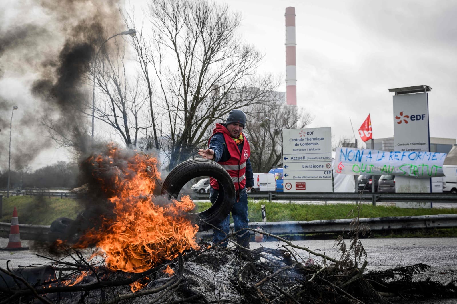 إضرابات فرنسا تواصل تعطيل إنتاج الطاقة وإمدادات الوقود
