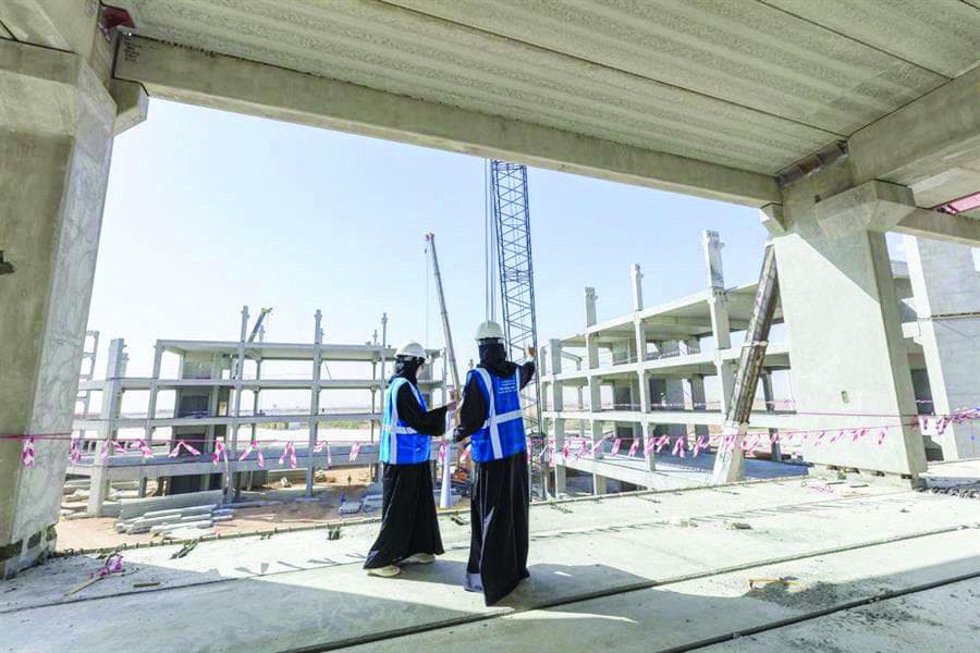 توطين مجموعة من الأنشطة والمهن في السعودية .. ودخول أخرى حيز التنفيذ