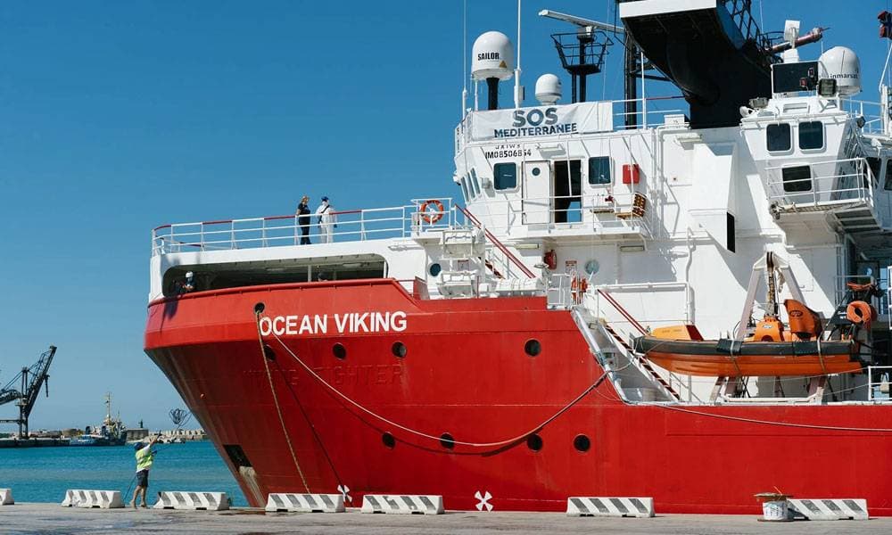 تمت عملية الإنقاذ وسط البحر المتوسط.