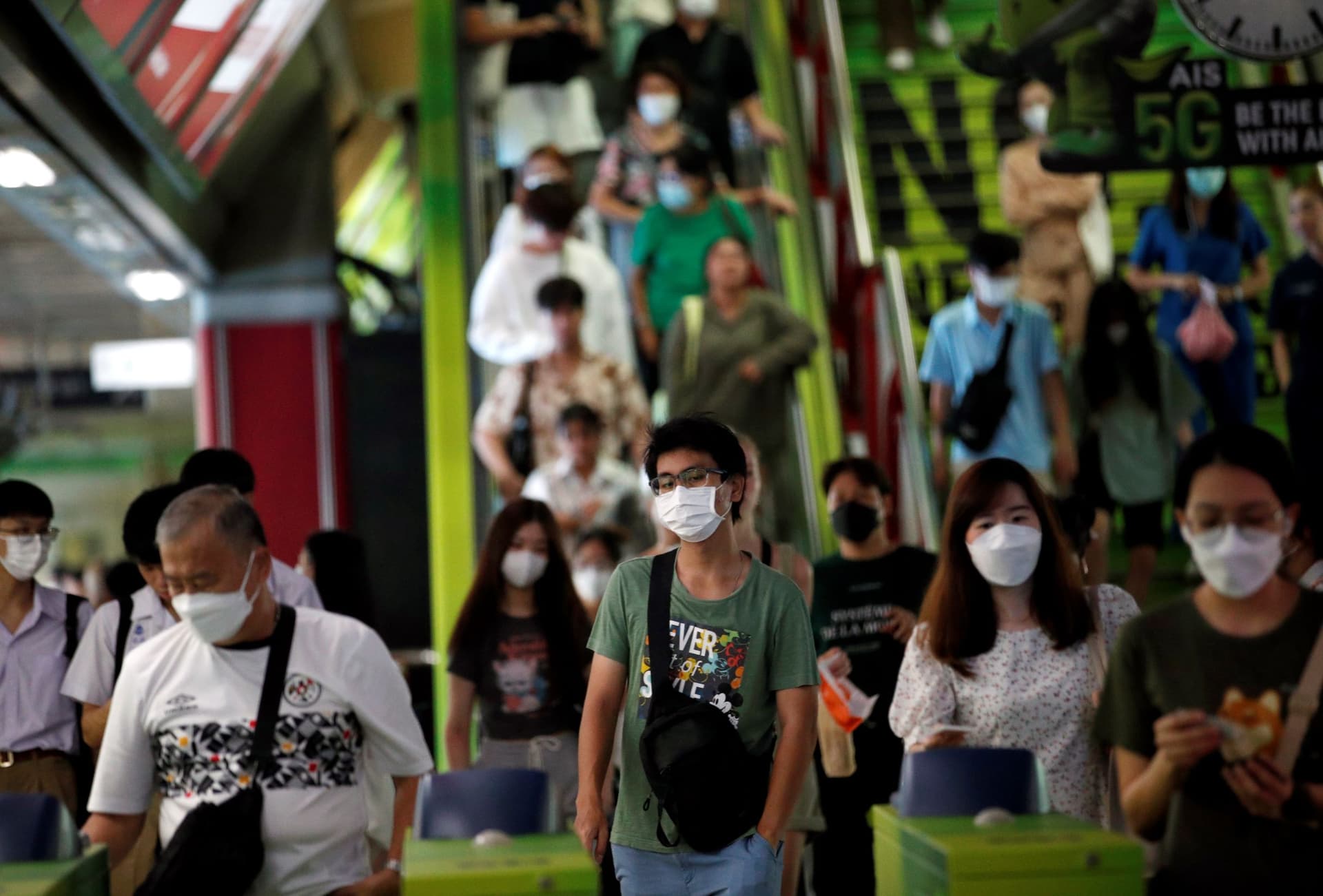 متحور جديد من كورونا يثير الرعب في العالم بعد وفاة 5 بريطانيين