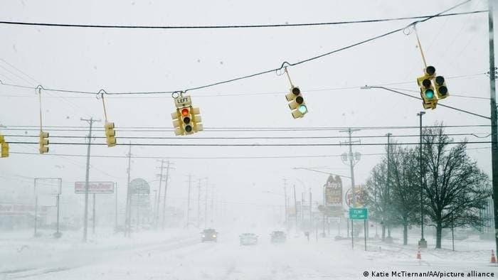 تراجع معظم بورصات الخليج بفعل مخاوف انتشار الفيروس .. والبنوك تدعم "القطرية"