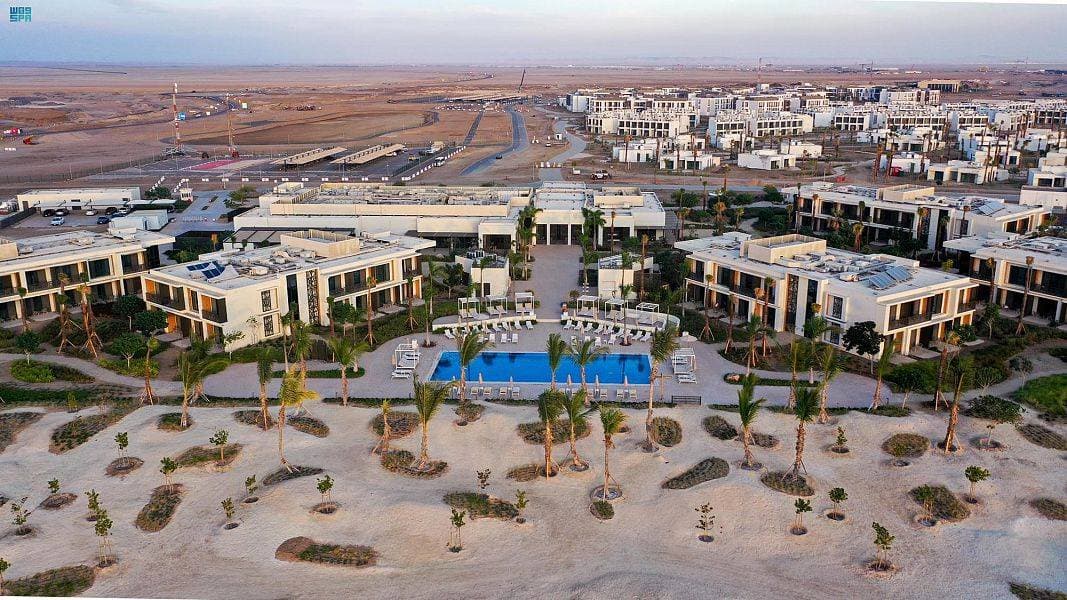 سيحتوي مشروع وجهة البحر الأحمر عند اكتماله على 50 فندقا، توفر 8000 غرفة.