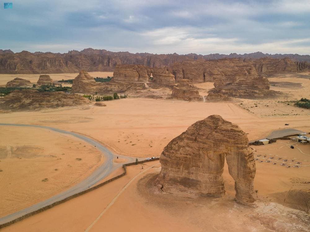 جبال العلا .. تشكيلات فريدة «الفيل» أحدها