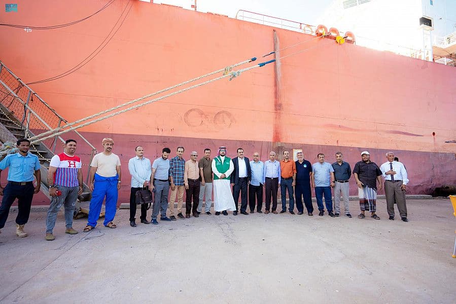 وصول الدفعة الرابعة من منحة المشتقات النفطية السعودية إلى محافظة عدن