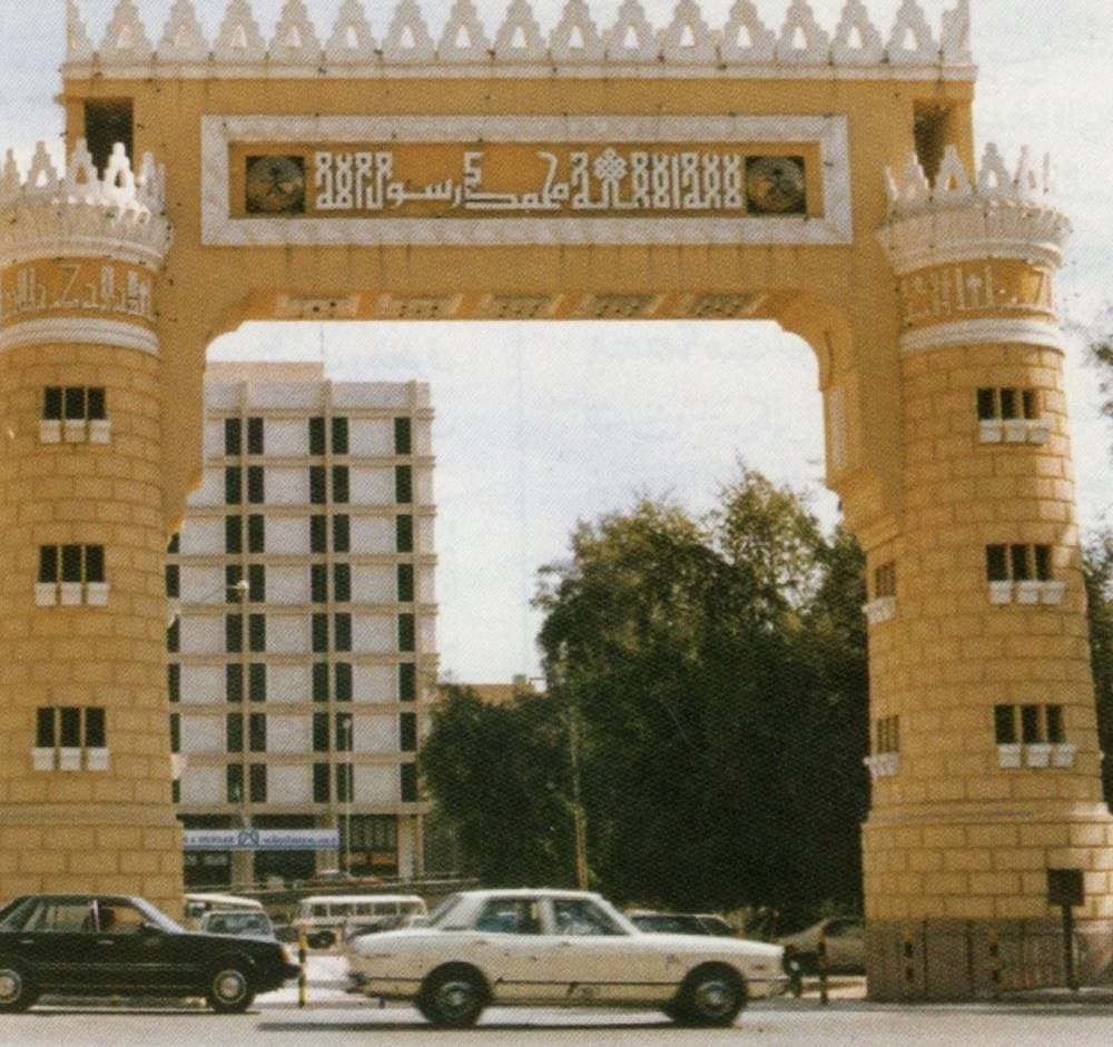 كانت هذه البوابة في الماضي أحد المداخل الرئيسة لمدينة الرياض.