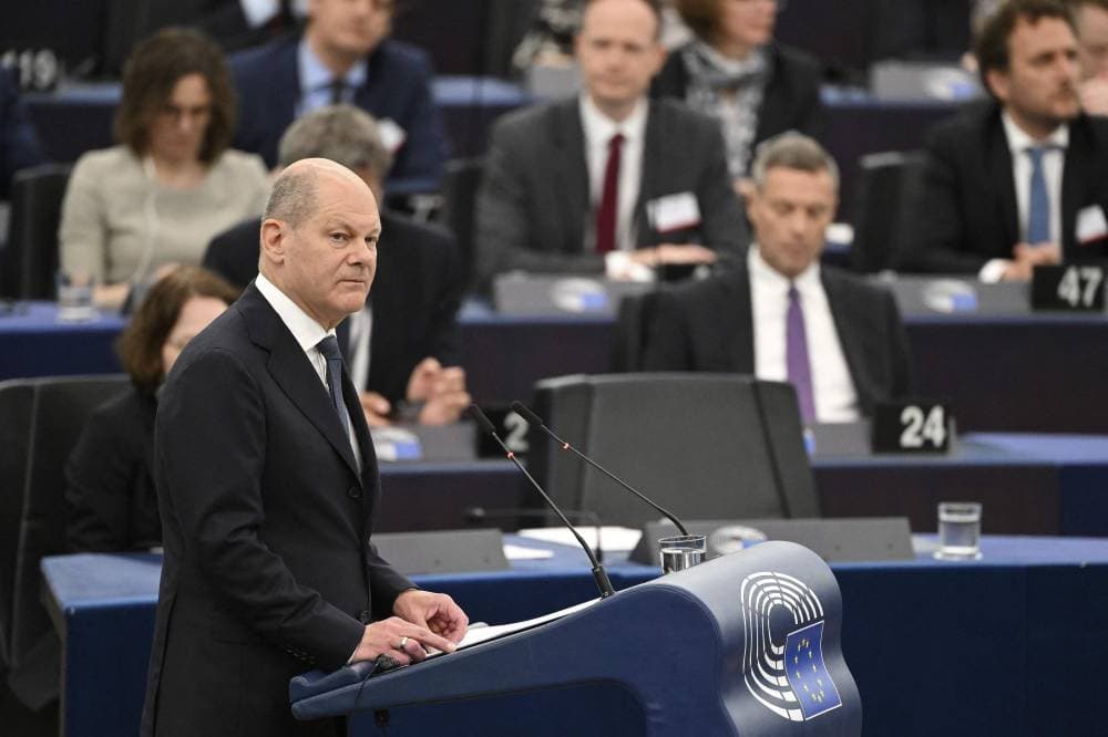 شولتس خلال خطاب أمام البرلمان الأوروبي في مدينة ستراسبورج الفرنسية، أمس. "الفرنسية"