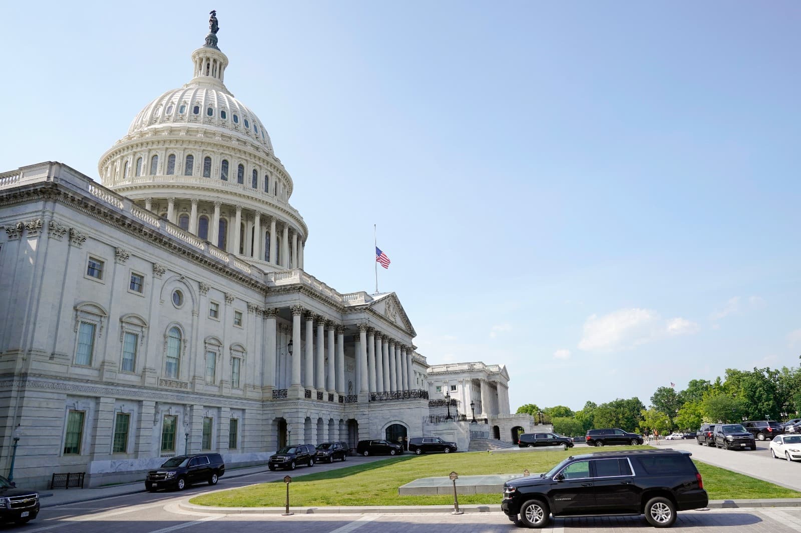 مكتب الميزانية: وزارة الخزانة ربما يمكنها تمويل العمليات الحكومية حتى نهاية يوليو 