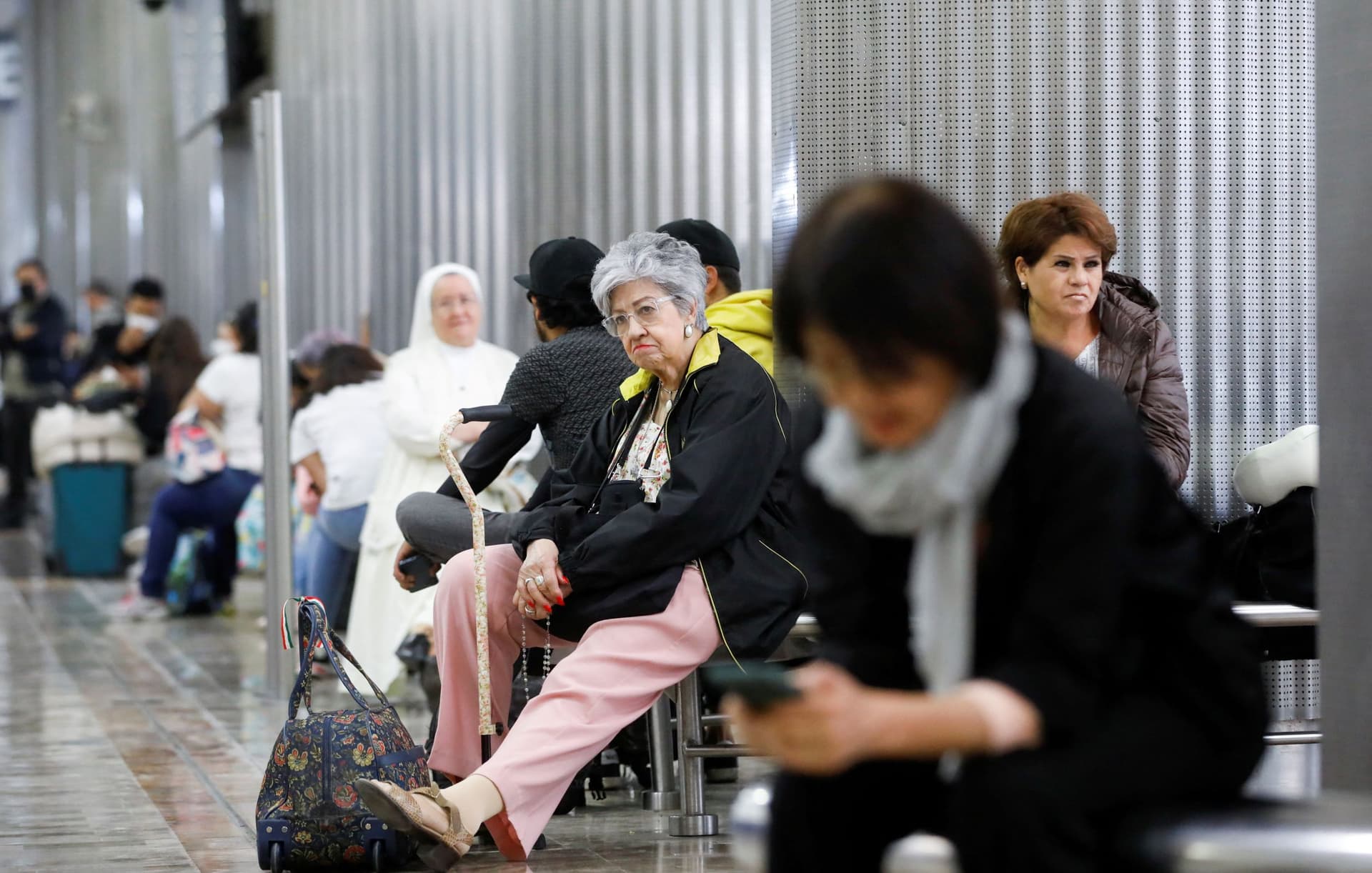 إغلاق مطار مكسيكو لساعات جراء بركان بوبوكاتيبيتل